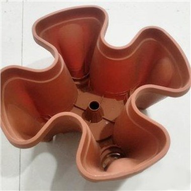 Menara Hidroponik Menegak Berkebun